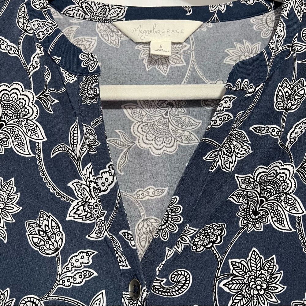 Stitch Fix Magnolia Grace Top Womens Small Floral V-Neck 3/4 Sleeve Blouse - Picture 3 of 6